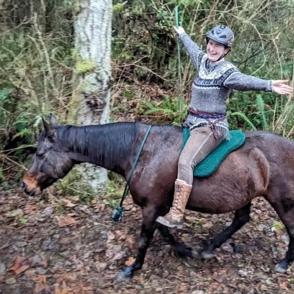 Meet your Posher, Brianna - Picture 3 of 4